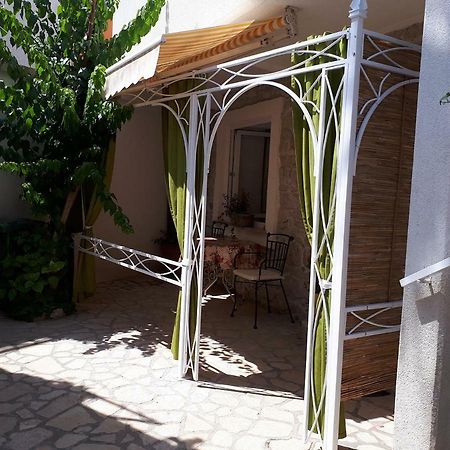 Rosa Apartman Цриквеница Экстерьер фото